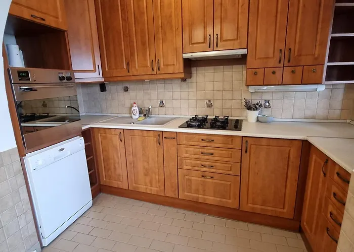 Apartmanhaz 2-6 Fonek