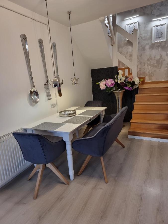 Apartmanhaz 2-6 Fonek * Pecs